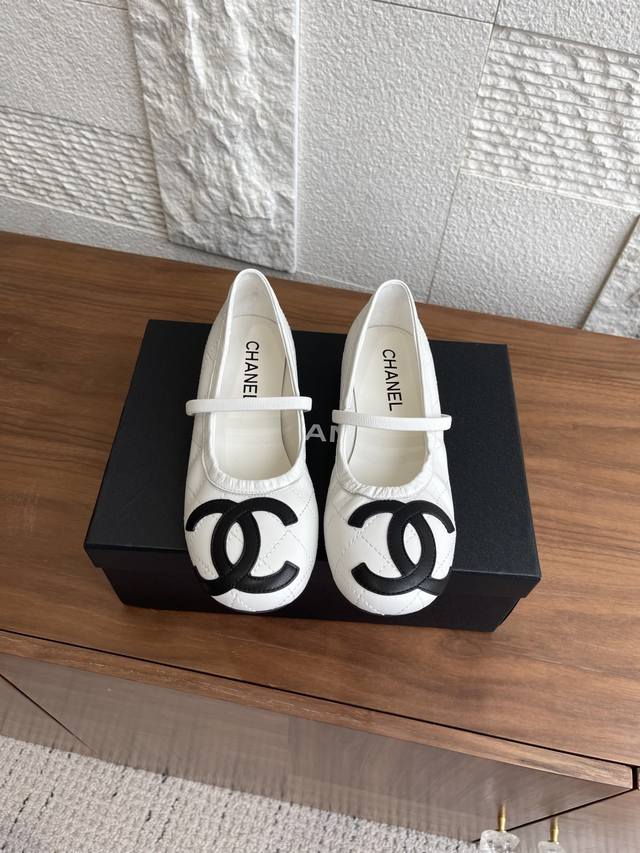 Top version: Chanel 25Ss Spring and Summer new large double C diamond embroidere