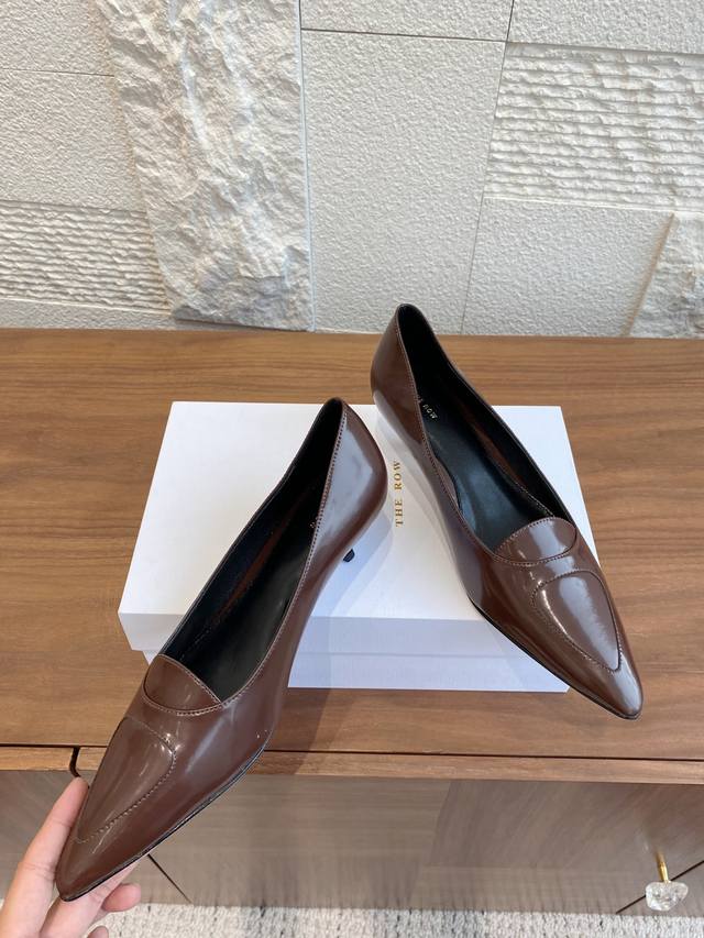 Top version: Dongguan goods The Row 25Ss Spring and summer new pointed cat heel