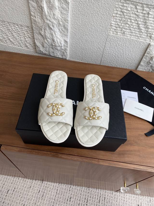 Top version: Chanel 2025B summer new product large double C buckle embroidered d