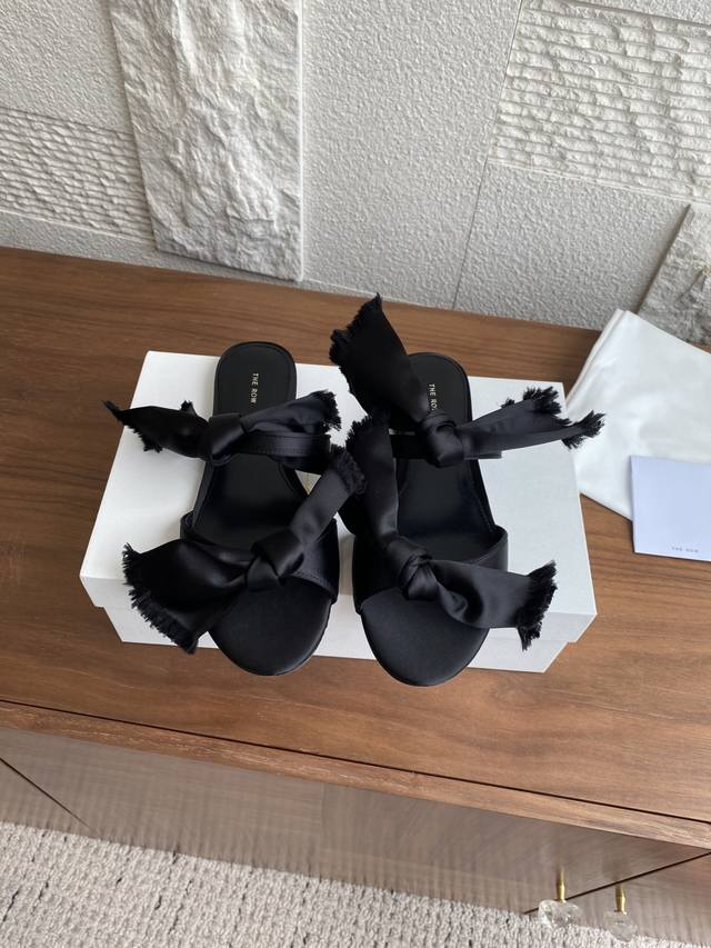 Top version: The Row 25Ss New summer product, silk satin bow kitten heel high-he