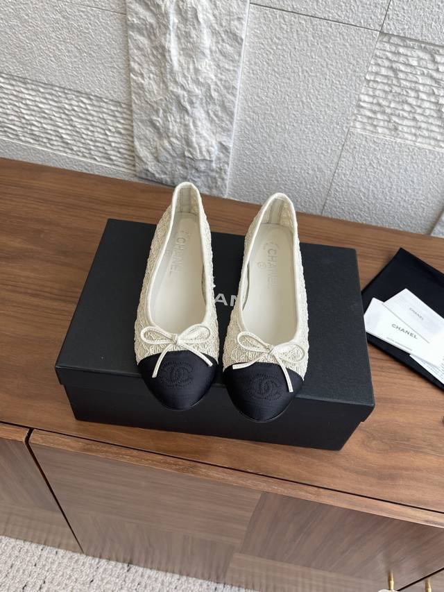 Top version: Chanel 2025B Summer new product, embroidered big double C on the to