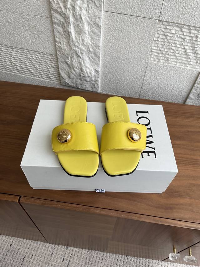 Top version: Loewe 25Ss New Summer Flip Flops Loewe is a very popular brand this
