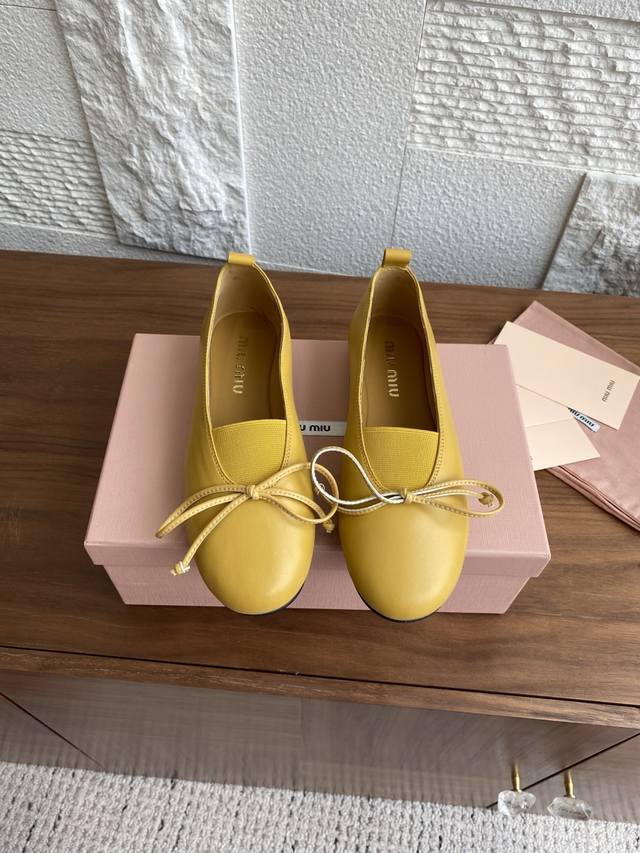 Top version: flat bottom, single heel Miu Miu 25Ss Spring and Summer new flat bo