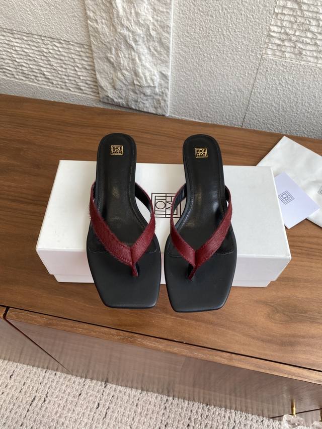 Top version: Dongguan goods Toteme 2025 summer new square toe cat heel flip flop