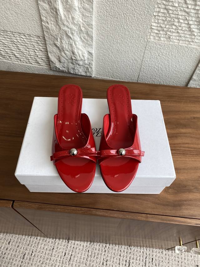 Top version: Odtd 25Ss Spring and summer new kitten heel metal ball bow short si