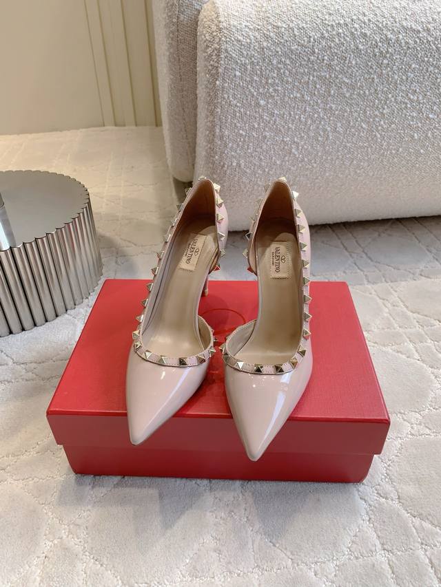 Factory price P Valentin* new rivet side hollow high heels classic rivet design