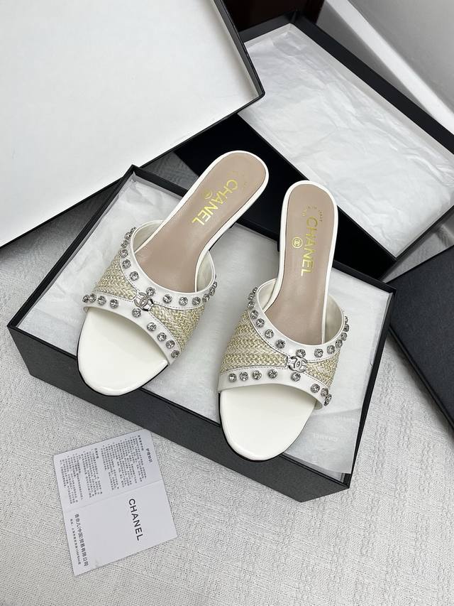 Chanel 25Ss new woven rhinestone low-heeled slippers Enter summer in one second.
