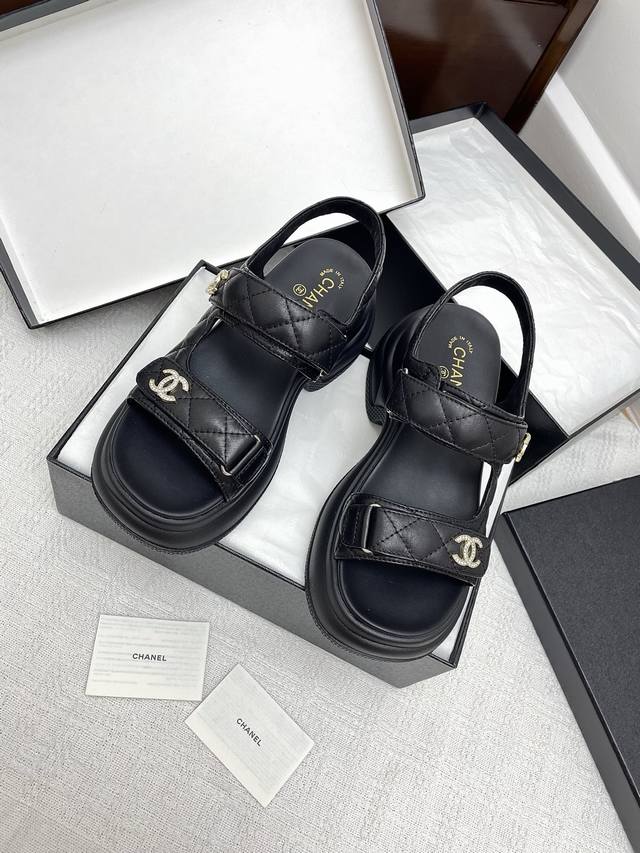 Chanel 25Ss Spring and Summer New Thick-soled Velcro Sandals Every girl should h