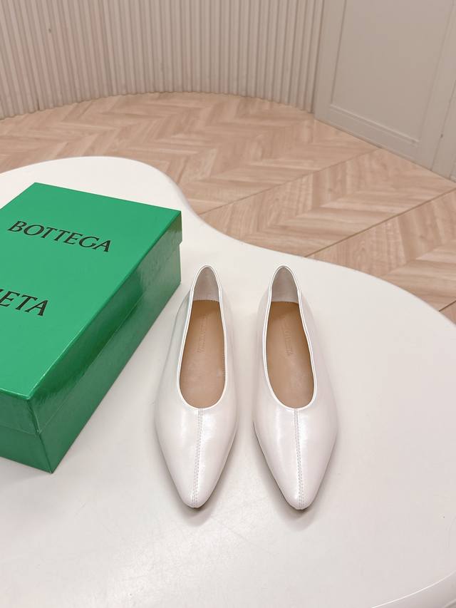 Bv2025 new series of women's Sofia single shoes Small pointed toe is a must-have