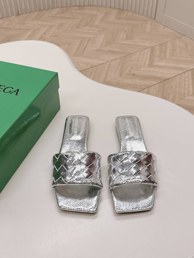 Bottega Veneta 2025 series Bottega Veneta Bv new mule sandals have simple line d