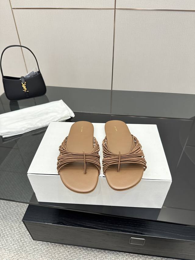 The Row25 Spring and Summer Flat Slippers A pair of sandals that will amaze you