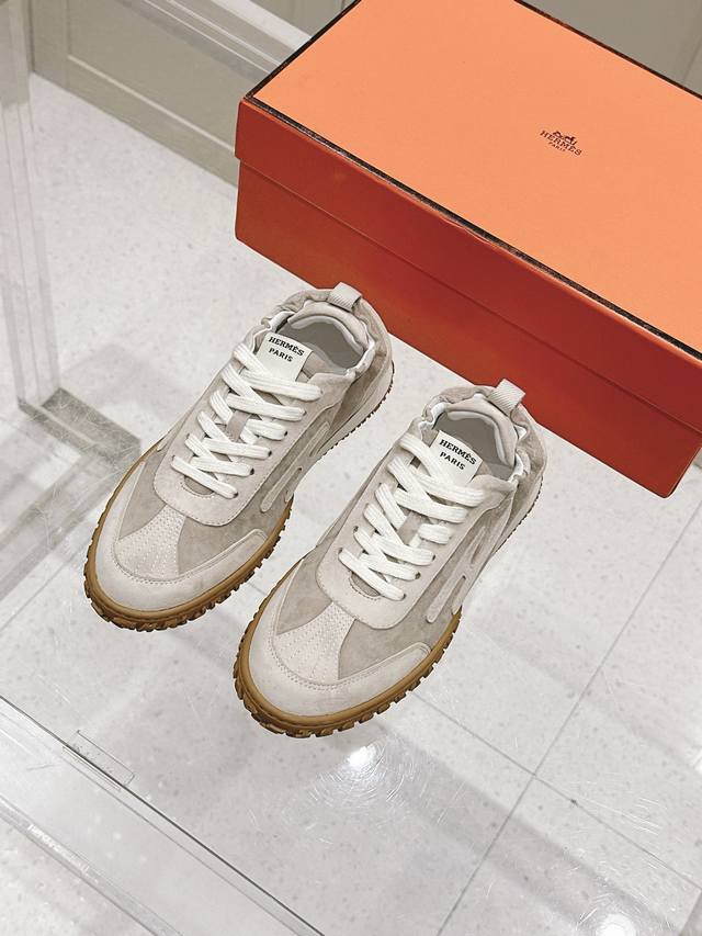 Purchasing-level Hermes' Jet series suede sneakers, the couple's version is simp