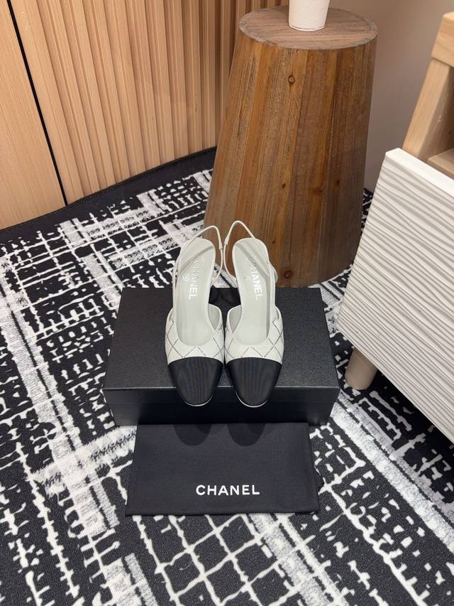 Sheep and diamond surface 25Fw New Chanel Sling-Back Sandals with Diamond Back a