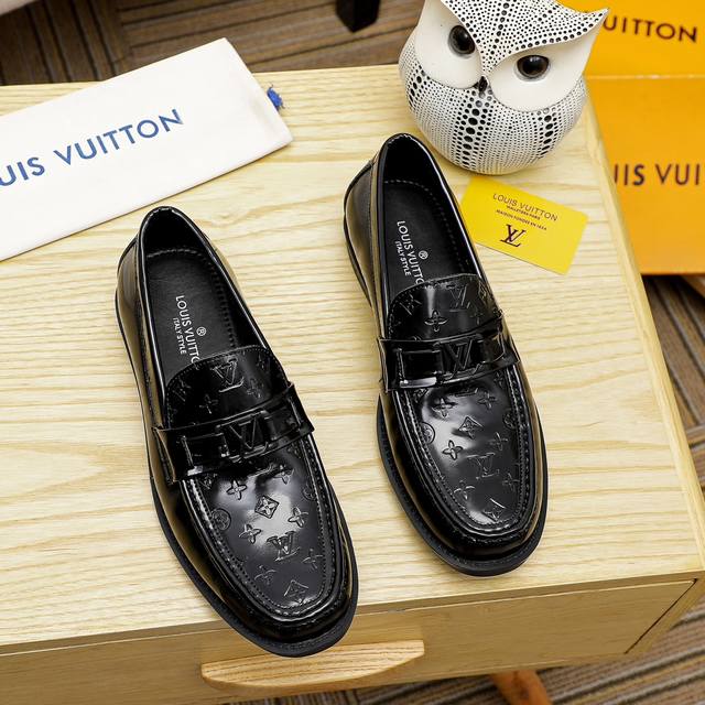Louis Vuitton new men's casual business leather shoes are copied from the offici