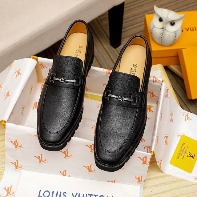 Louis Vuitton new men's casual business leather shoes are a replica of the origi