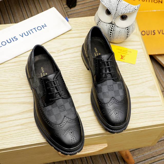 Louis Vuitton new men's casual business leather shoes are copied from the offici