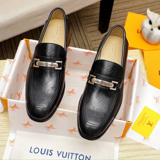 Louis Vuitton new men's casual business leather shoes are copied from the offici