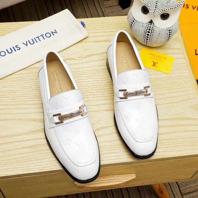 Louis Vuitton new men's casual business leather shoes are copied from the offici