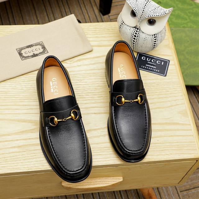 Gucci popular moccasins, top brand luxury, top quality, latest fashion moccasins