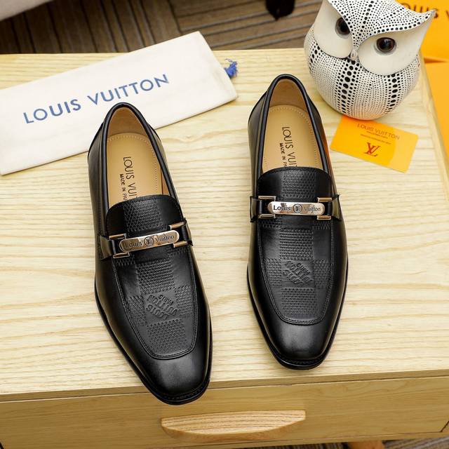 Louis Vuitton new men's casual business leather shoes are copied from the offici