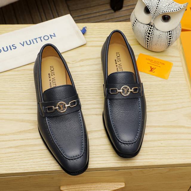 Louis Vuitton new men's casual business leather shoes are copied from the offici