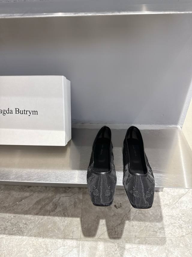 2025 early spring new Magda Butrym mesh rose embroidered ballet shoes, beautiful