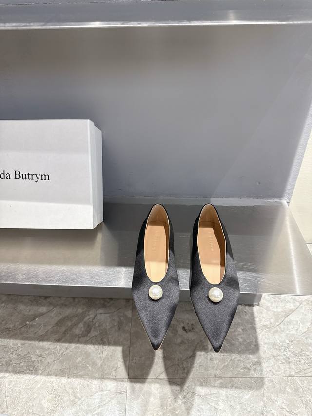 2025 summer new Magda Butr 25Ss new pearl pointed toe shoes I believe all girls
