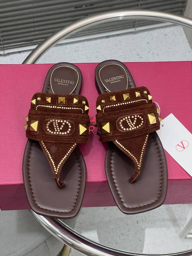 Factory price Pp top version! Valentino Vt new rivet flip-flop sandals Fabric: o