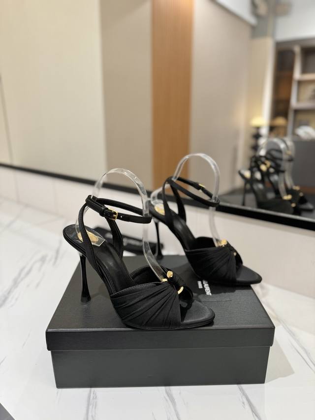 Factory Price: Saint Lauren Ysl Saint Laurent Whether it is a party or commuting