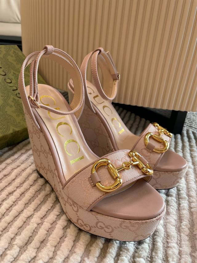 Gucci 2025Ss new sandals, every detail is carefully crafted Fabric: cowhide bran