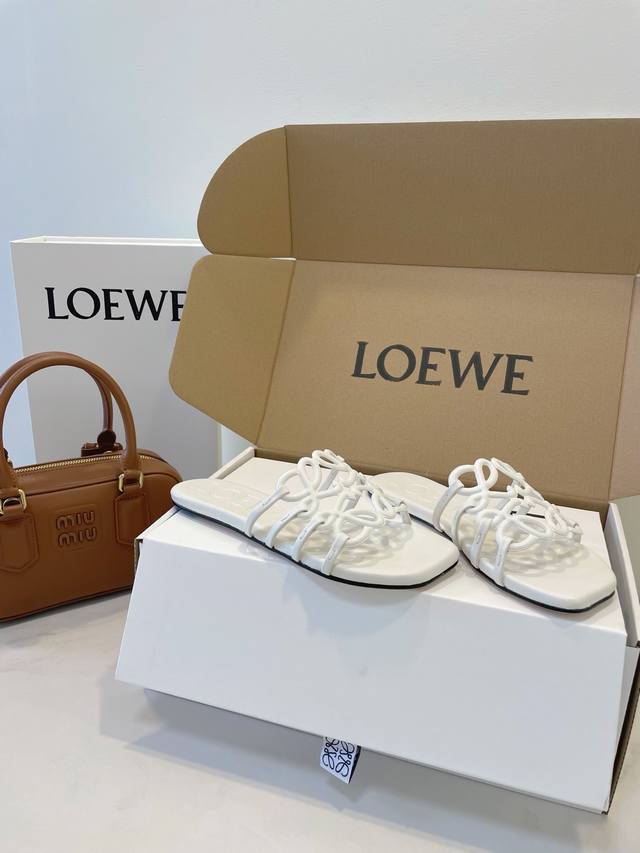 Loewe is popular throughout the summer. Many Internet celebrities must have loaf