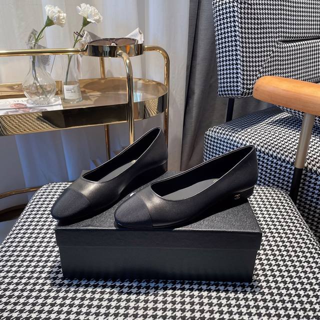Chane* The latest Chanel-style fashion catwalk shoes...