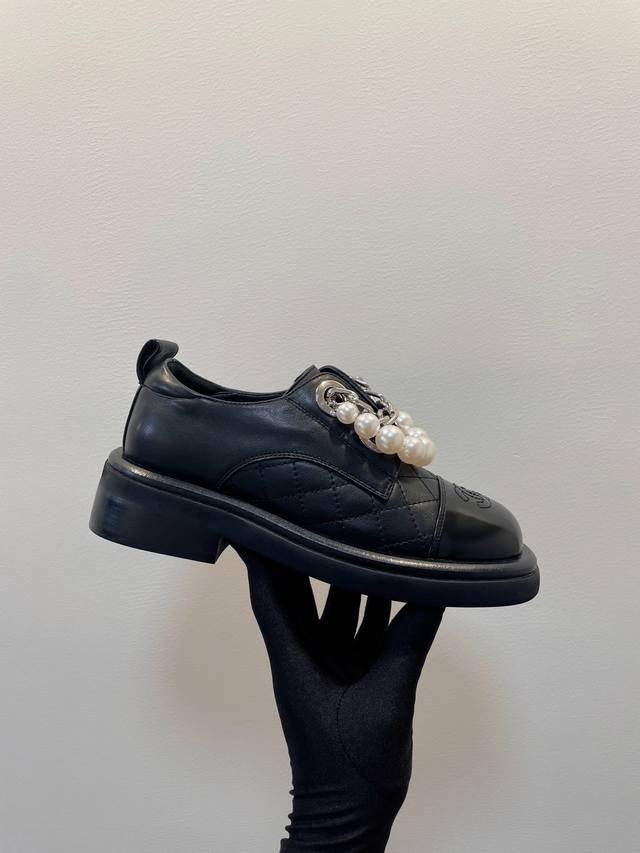 Cha*El Chanel catwalk model Whether it is the pearl pendant, the large metal buc