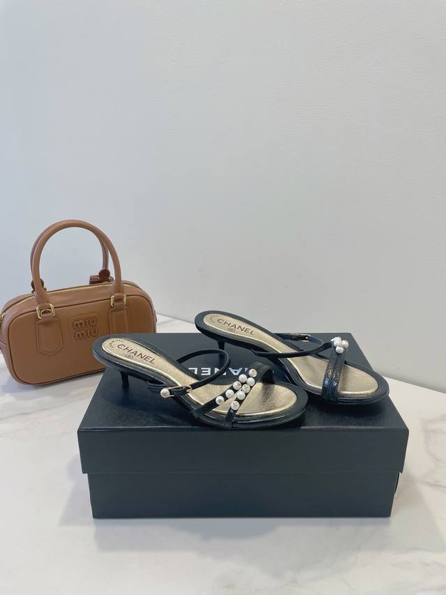 Chanel Pearl Princess Shoes, it's time to buy yourself a pair of comfortable and