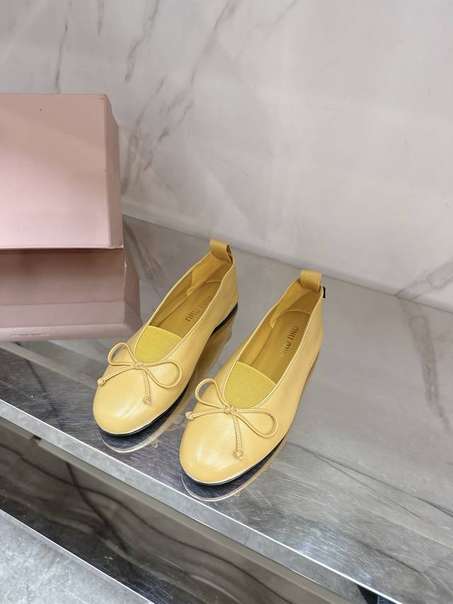 Miumi*2025 spring and summer new ballet shoes, full of high-end feeling. This se