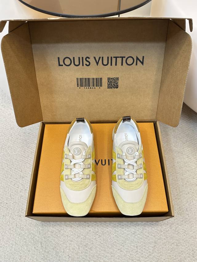 Upgraded version + airplane box Louis Vuitton
