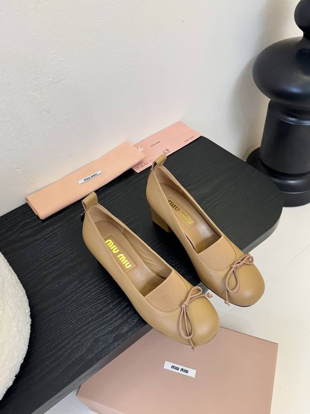 Miumiu 25 Spring and Summer new loafers Fresh spring and summer colors with beau
