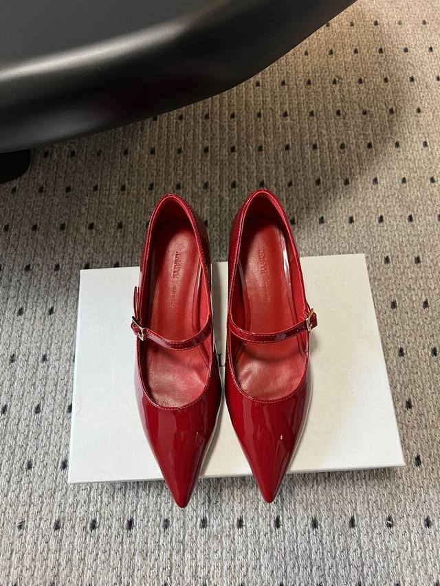 Khait* 25Ss pointed toe Mary Jane shoes Cool and modern, the sharp pointed toe d