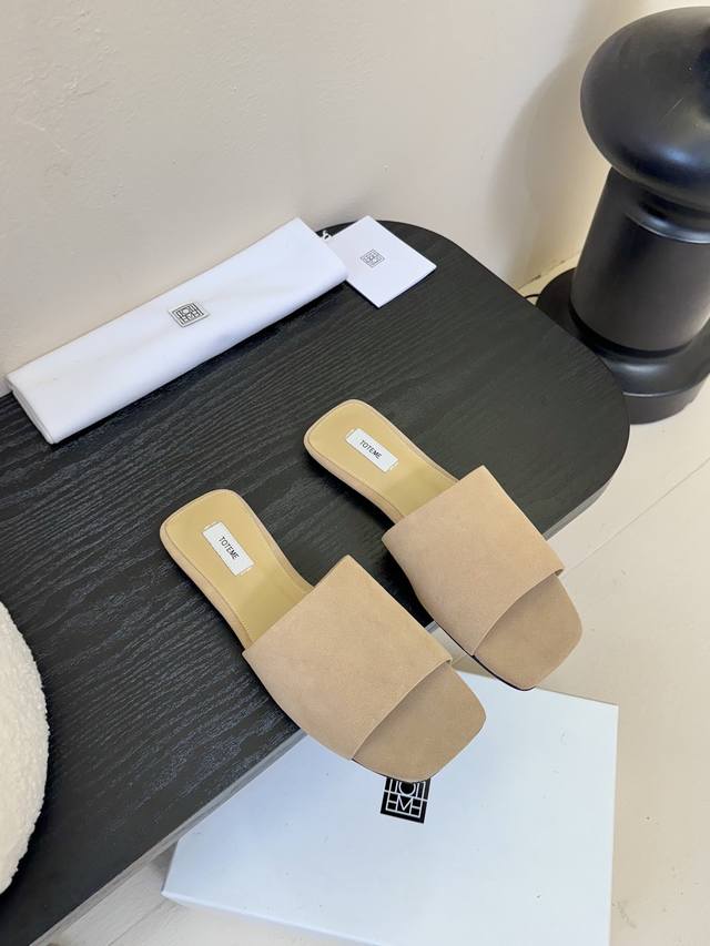 Toteme25 Spring and Summer Flat Square Toe Simple Slippers! presents a perfect f