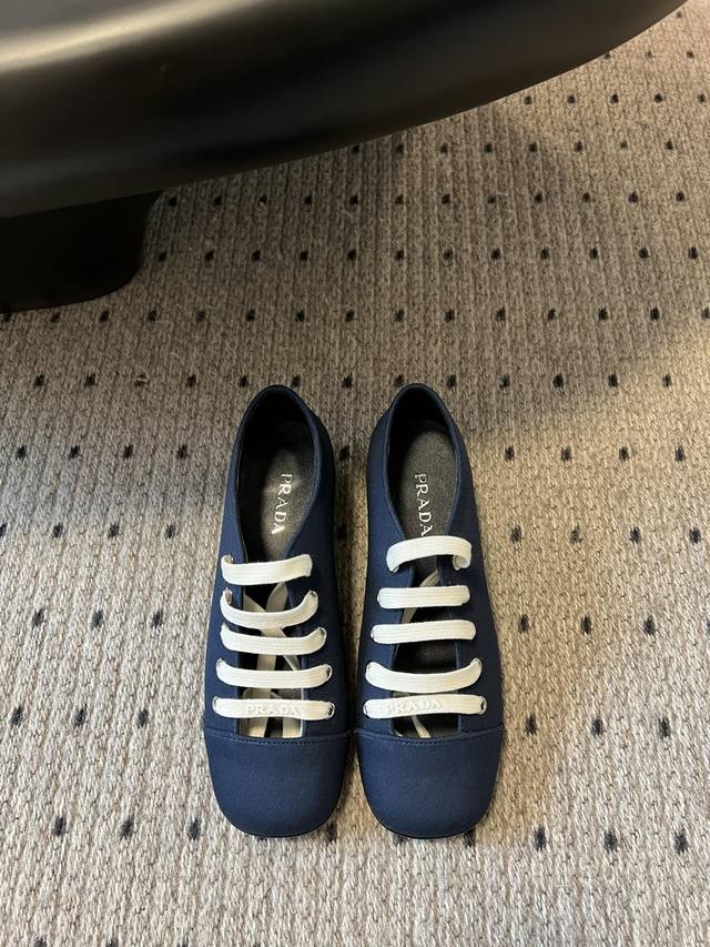 Original development and purchasing level Prada 25 Ss new Prada strap hollow sho