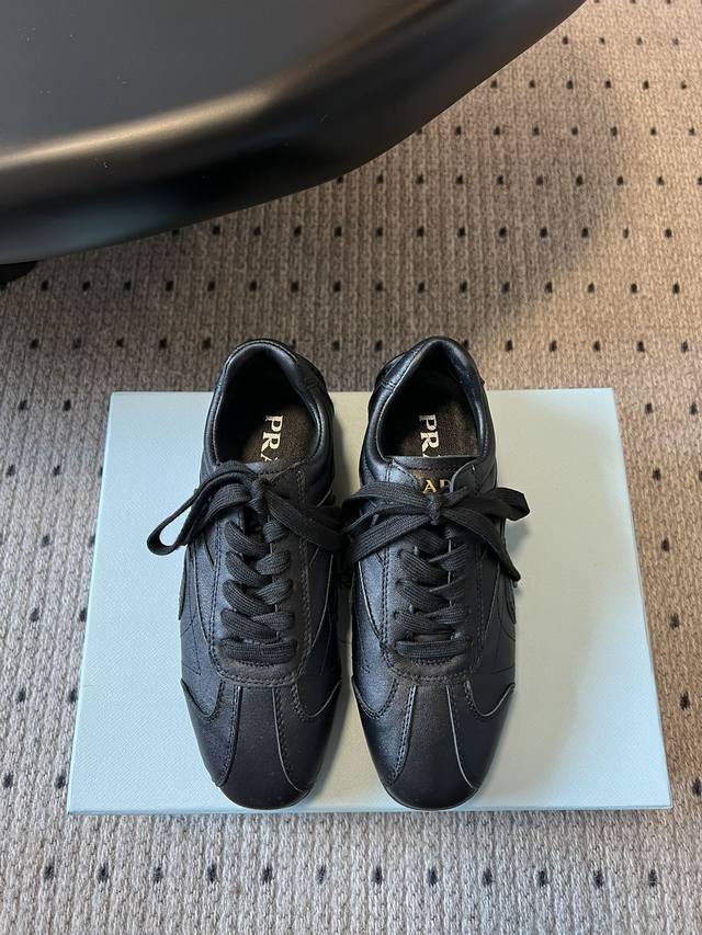 Cowhide Niu Jing 390 Prad* 25Ss new catwalk sneakers New lace-up leather shoes w