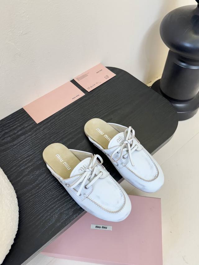 Miu Mi* * 25 spring and summer retro lace-up slippers in four colors. Celebritie