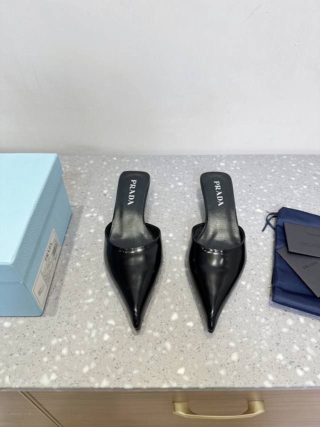 Prada 25Ss new spring and summer pointed silk triangle heel half-slippers This s