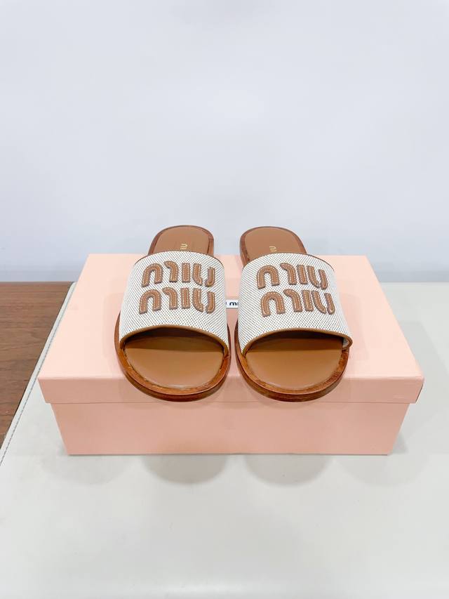 Miumi- Miu Miu 25Ss new spring and summer flat slippers A holiday style is here.