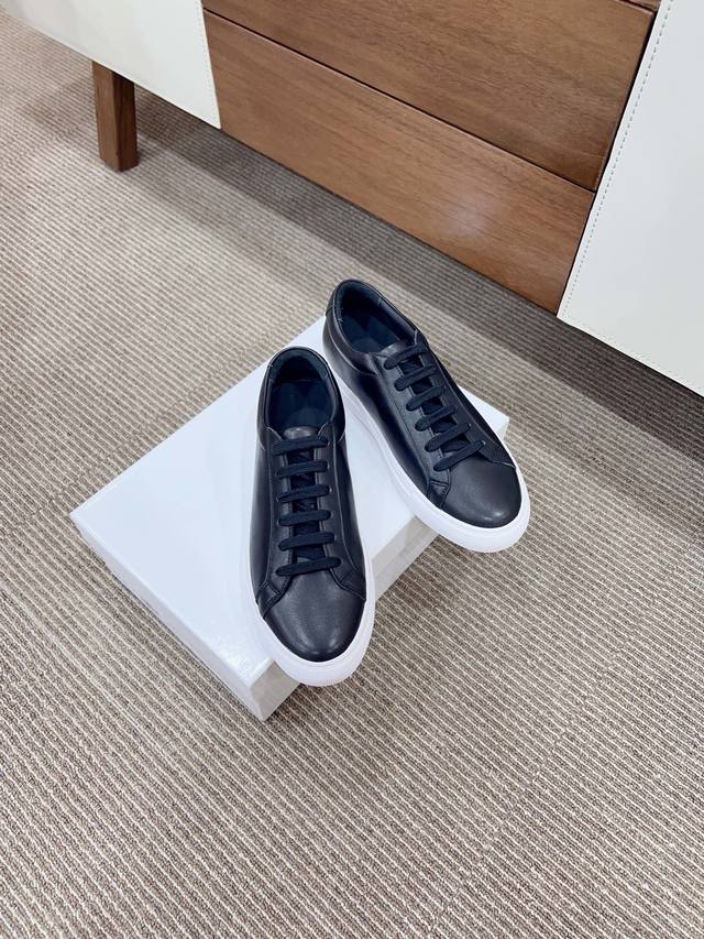 4-color casual sneakers, couple models for men and women Classic casual shoes, v