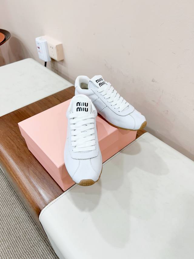 Certified The new hot-selling Miumi* German training shoes Miu Mi* show, this pa