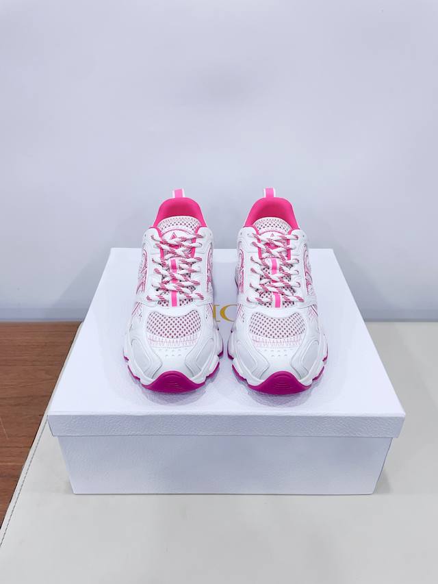 Dior Chrono series sports shoes Taikoo Hui purchased and developed for RMB11870.