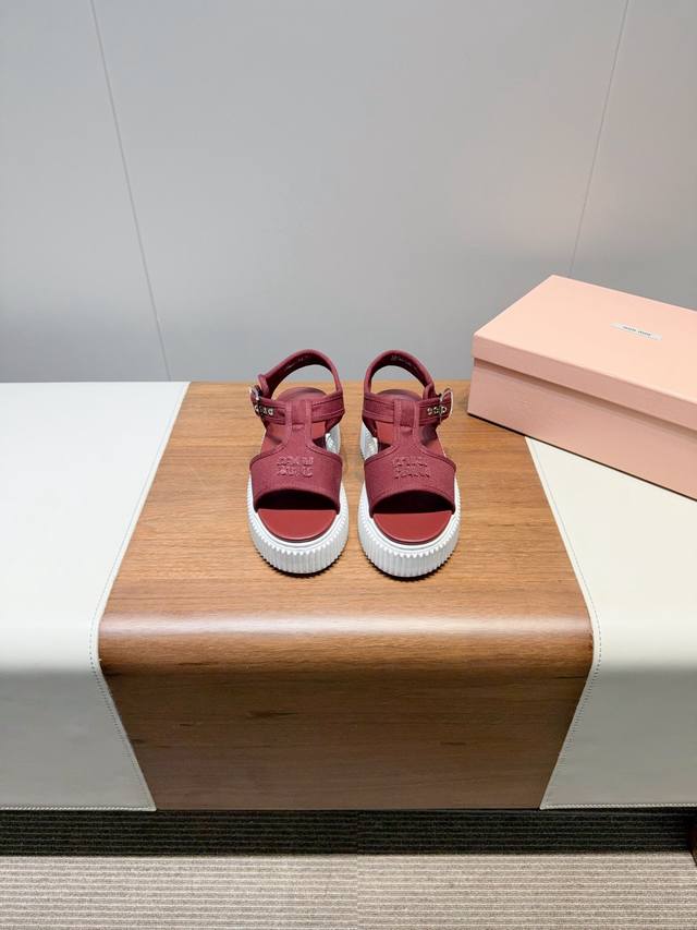 Miu Miu platform thick-soled casual canvas sandals are full of high-end feeling!