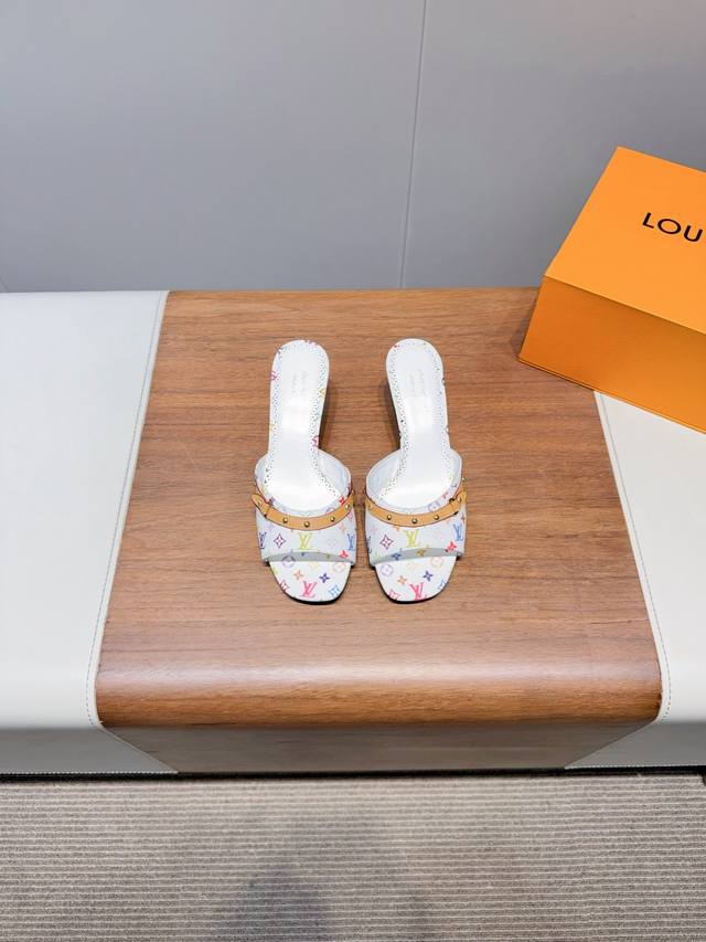 Louis Vuitto- Louis Vuitton Spring and Summer Bow Fashion Slippers The most popu
