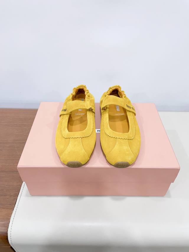 Miumi*MiaoMiao 2025 Spring and Summer latest catwalk Mary Jane casual shoes A mo